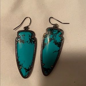 Kendra Scott Veined Turquoise Arrowhead Earrings